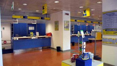 Strangolato dai debiti, rapina le Poste: arrestato poco dopo dai carabinieri di Volterra