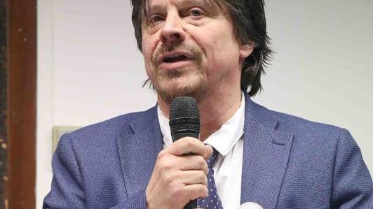 Patto tra Rifondazione e 5 stelle per sbancare due Comuni