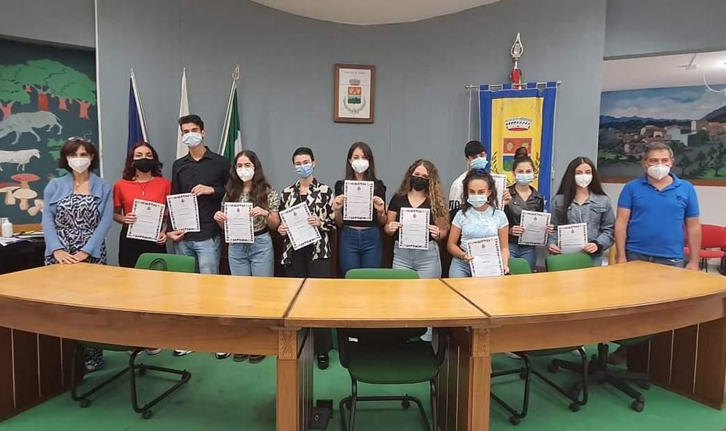 A Padru il Comune consegna le borse di studio per merito