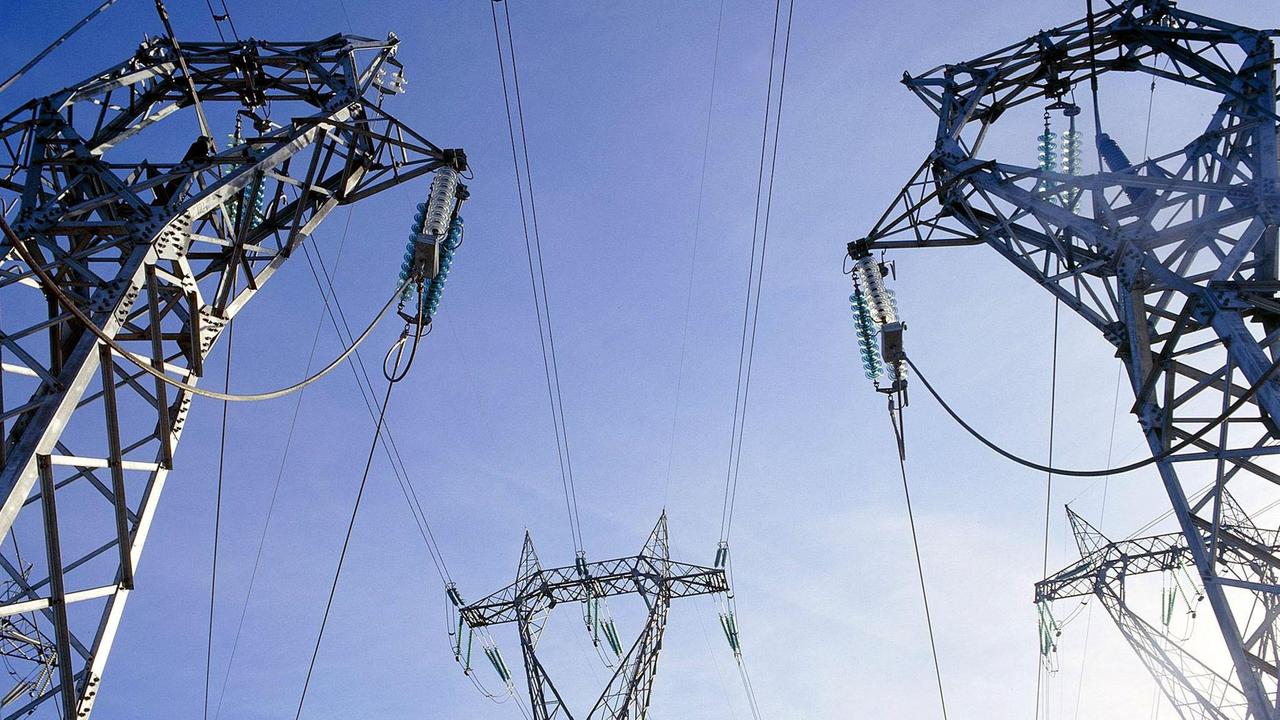 Elettricità, aumento in bolletta del 40%