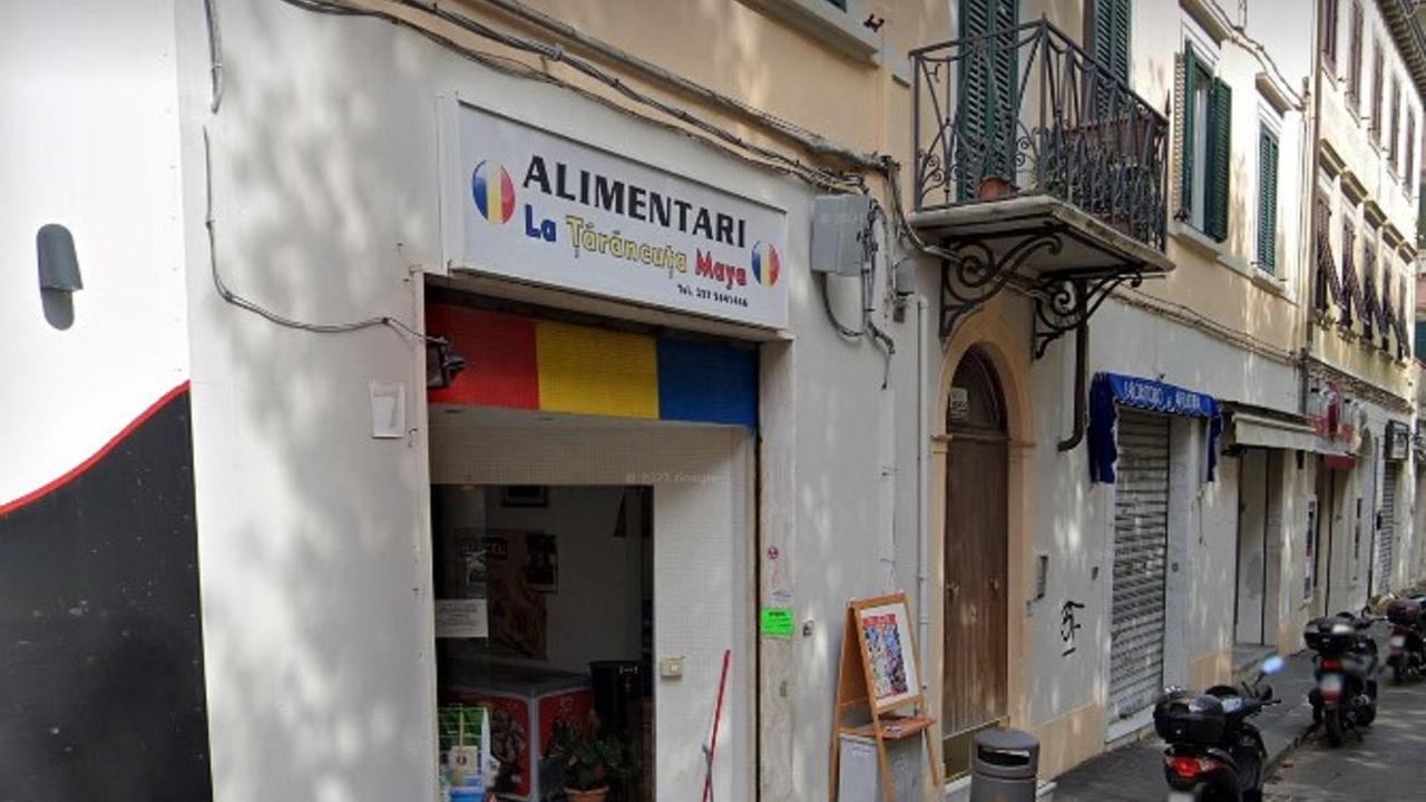 Il negozio assaltato