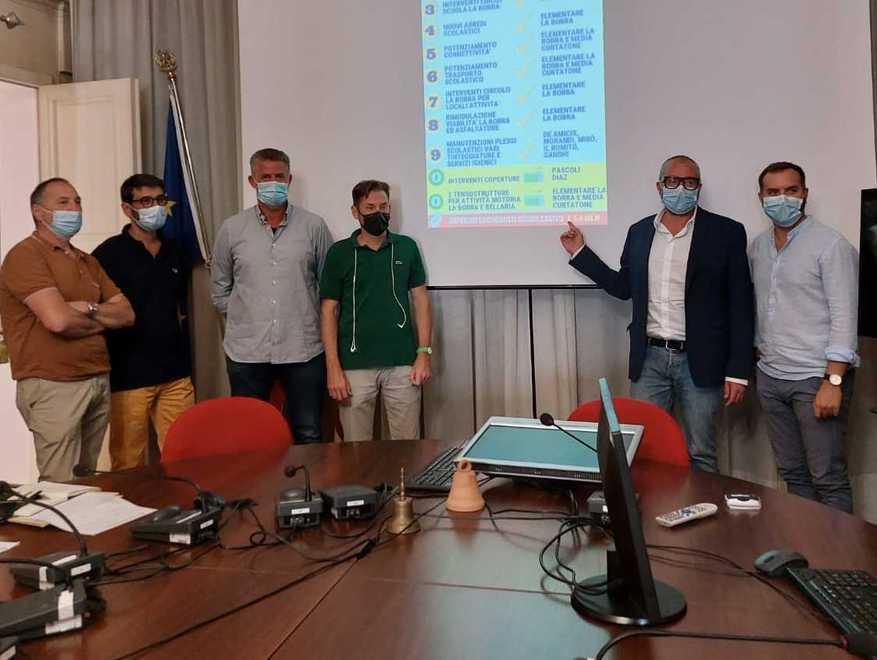 Piano di emergenza per trovare nuovi spazi: educazione fisica al circolo e nei tendoni 