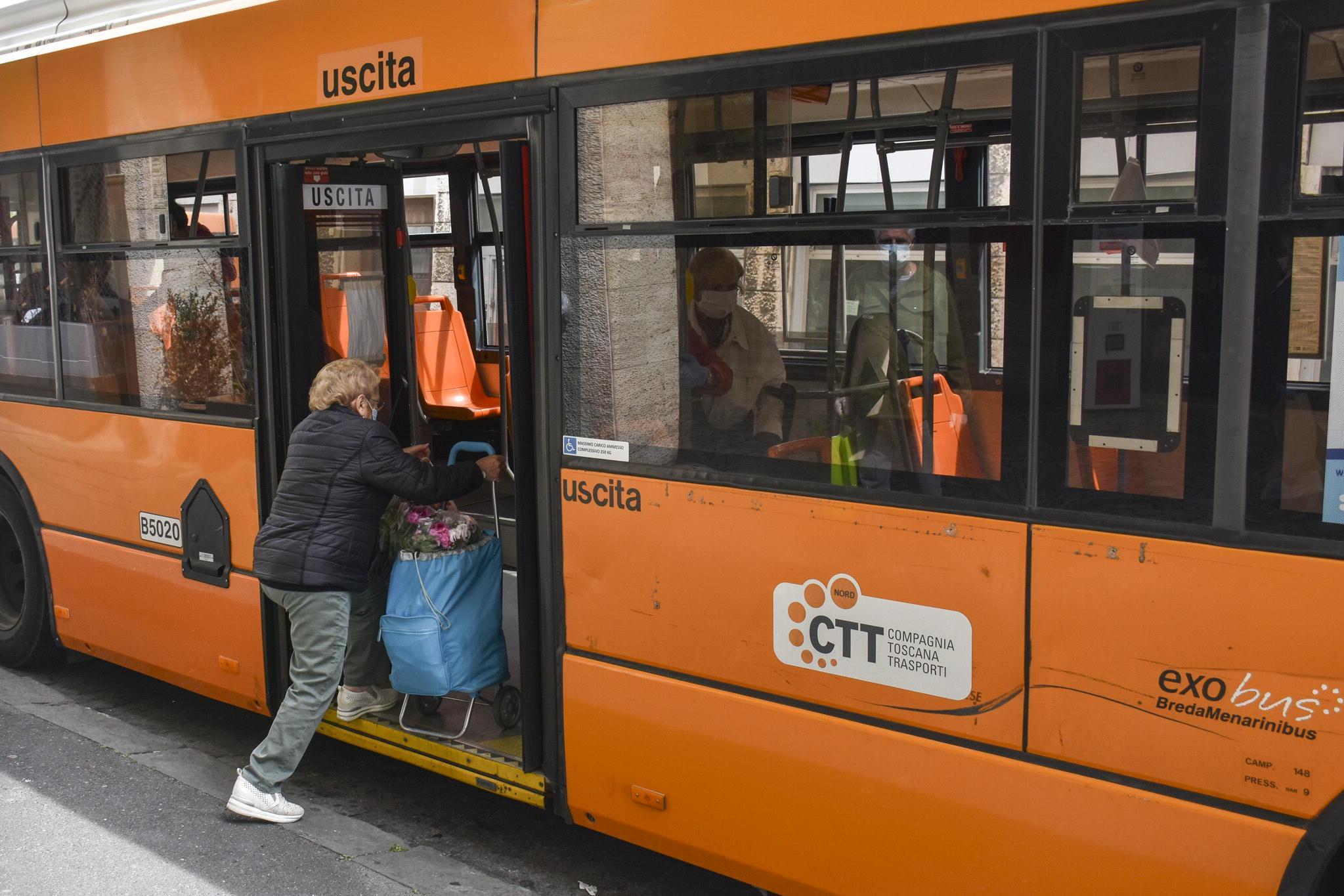 Otto autobus in più per gli studenti: ecco le corse che verranno raddoppiate 