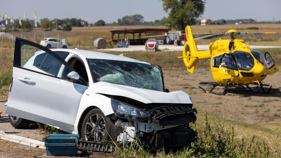 Scontro tra due auto Feriti i conducenti