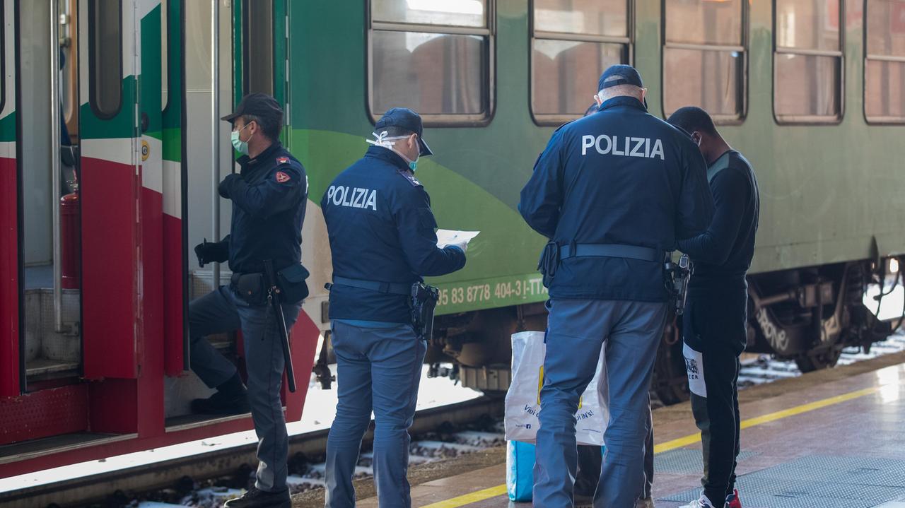 Senza “ Green Pass” sul treno, fioccano quattro multe da 400 euro
