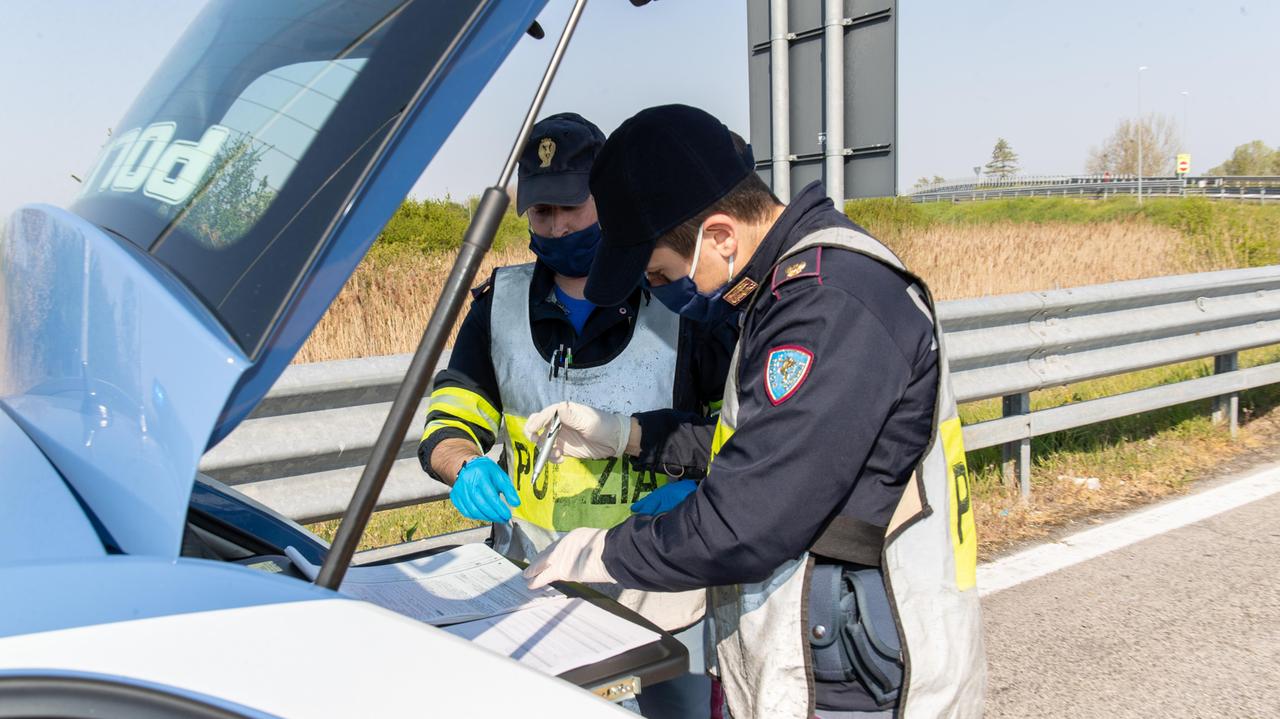 Automobilista cinese con patente romena, stangata di 5.000 euro di multa