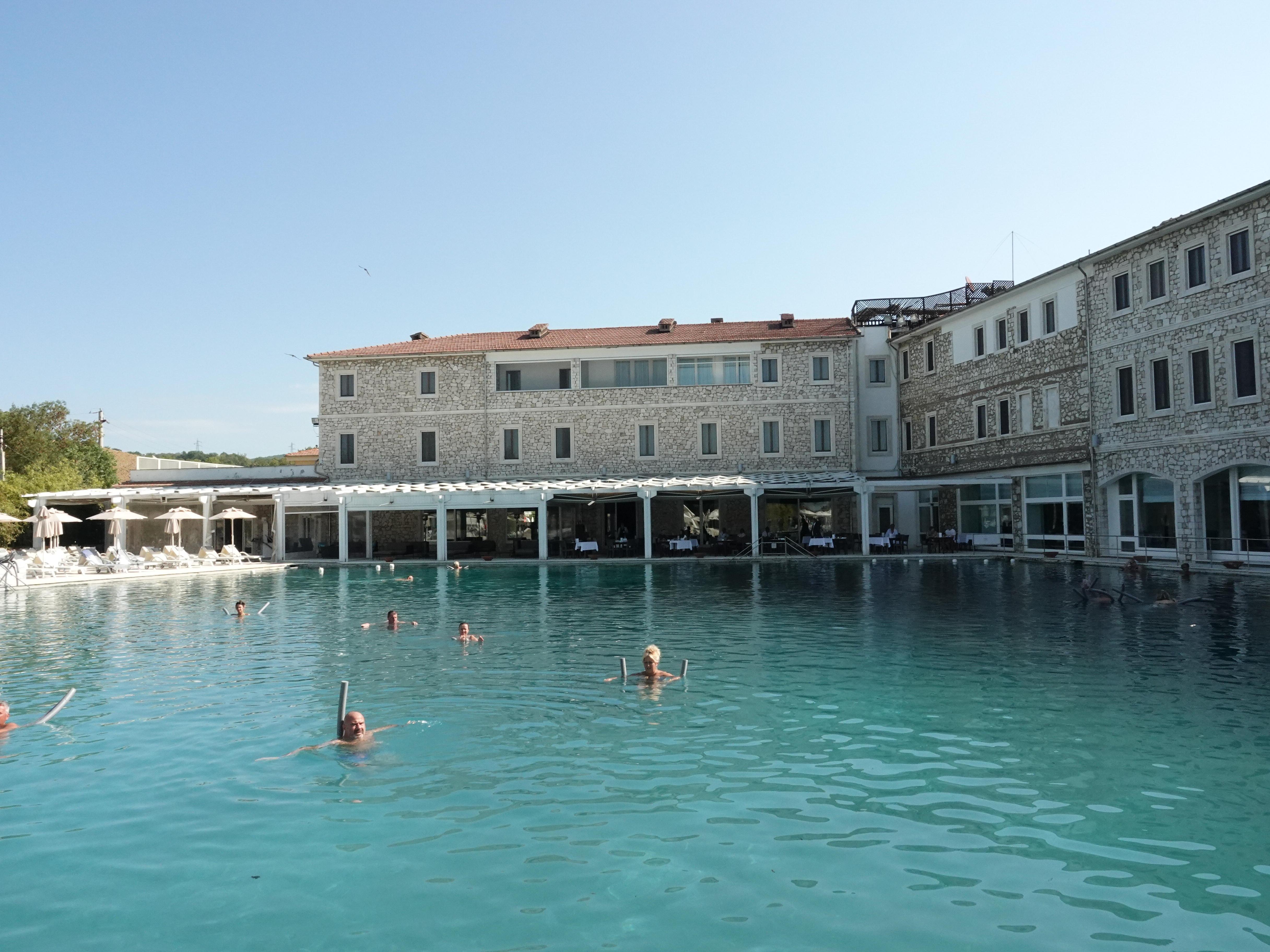 Le terme di Saturnia a caccia di personale