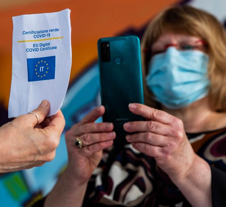 Green pass a scuola, i presidi degli istituti pontederesi: «Noi costretti a fare i vigili urbani» 