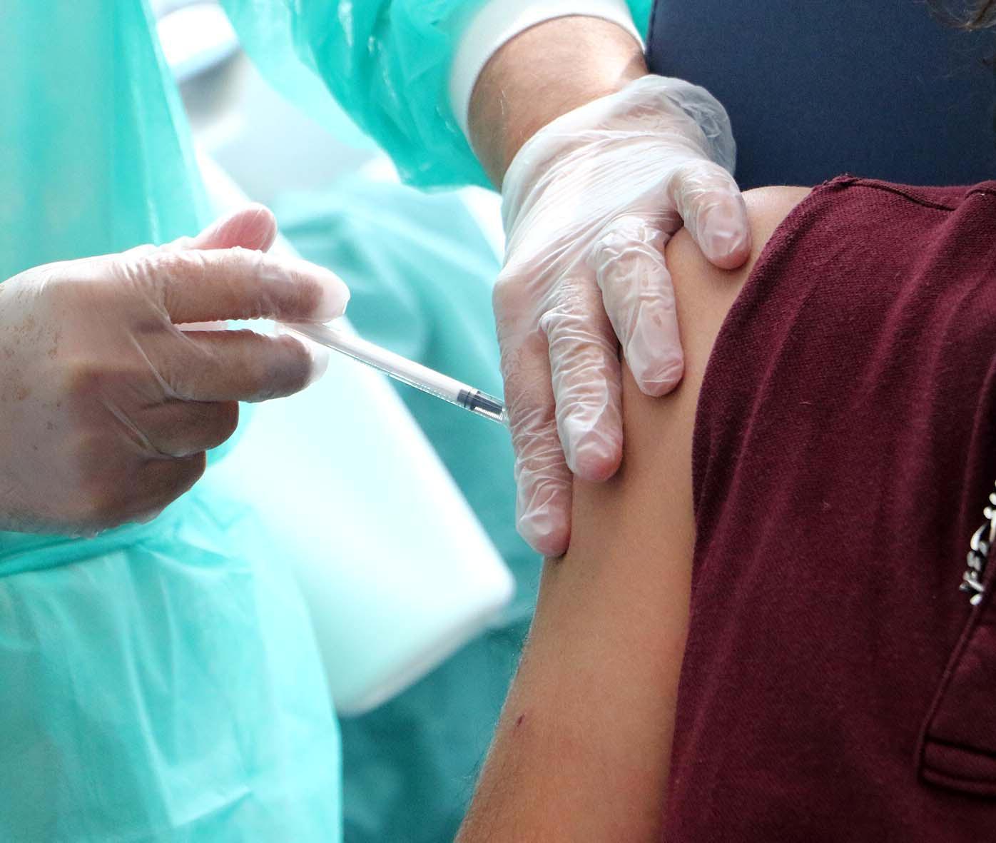 In Toscana vaccinati solo metà dei ragazzi tra i 12 e i 16 anni 