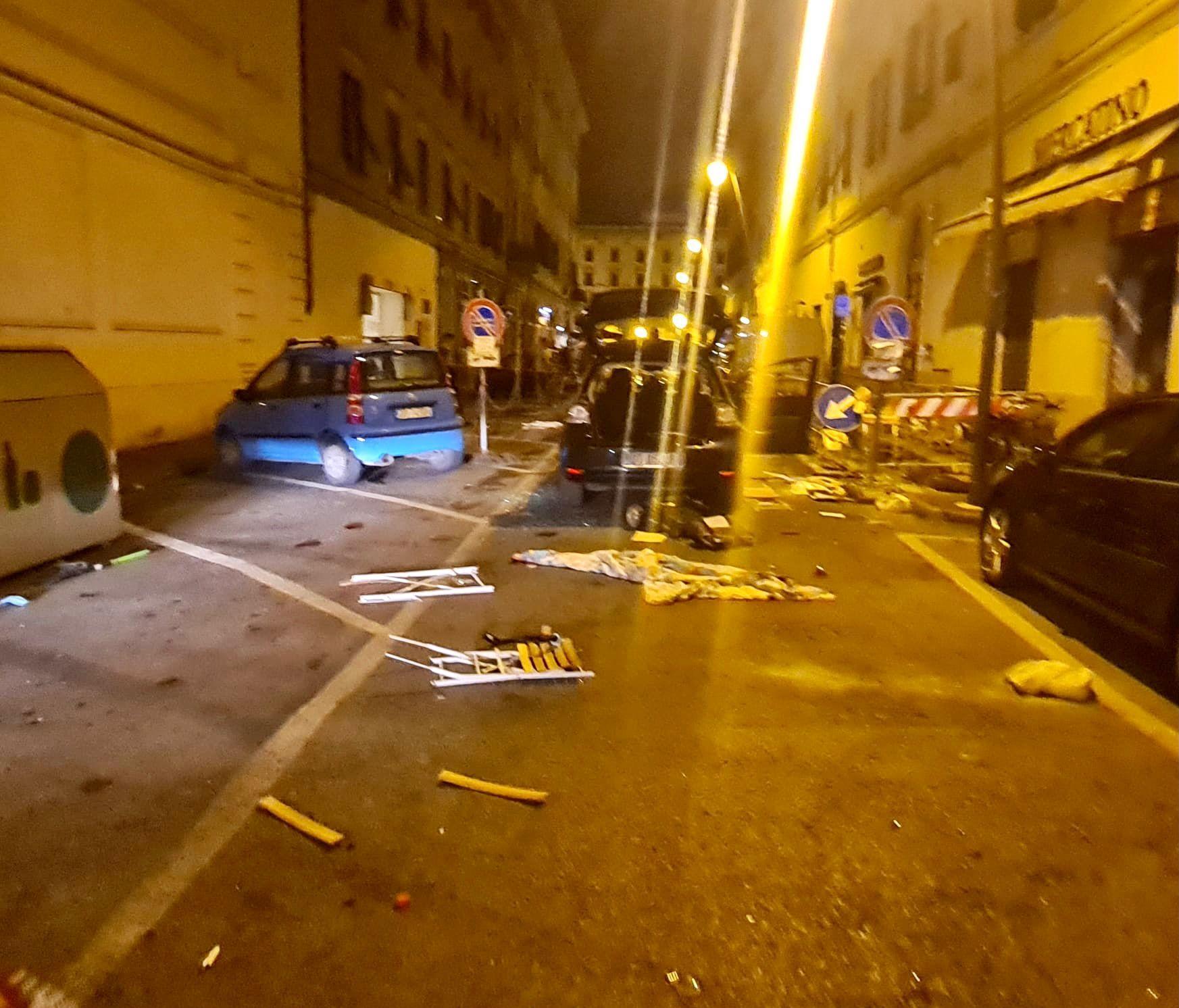 La situazione in via Buontalenti dopo la rissa