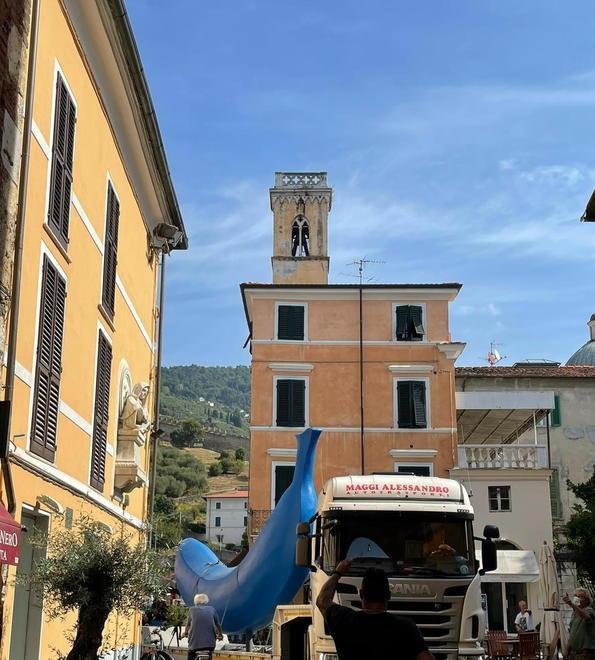 La banana blu ha salutato In piazza arriva Tano Pisano 