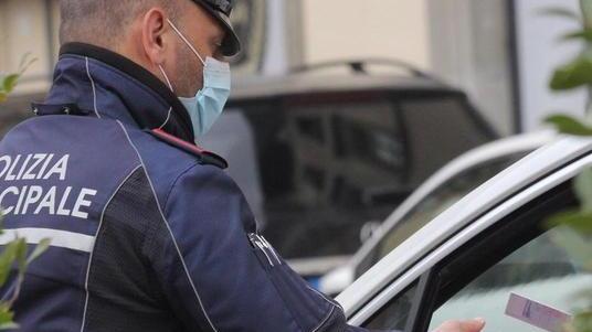 Si cercano nuovi vigili urbani Il Comune proroga il bando