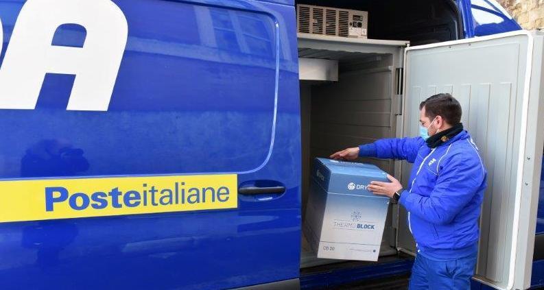 Vaccino somministrato al 74% dei 12-19enni E da oggi c’è il camper 