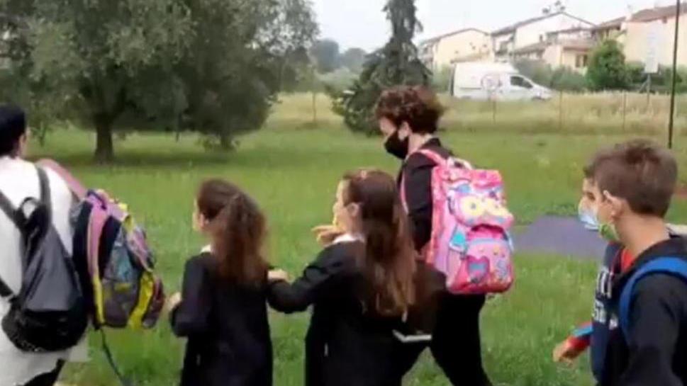Si torna a scuola tutti in presenza con l’incognita dei bidelli mancanti