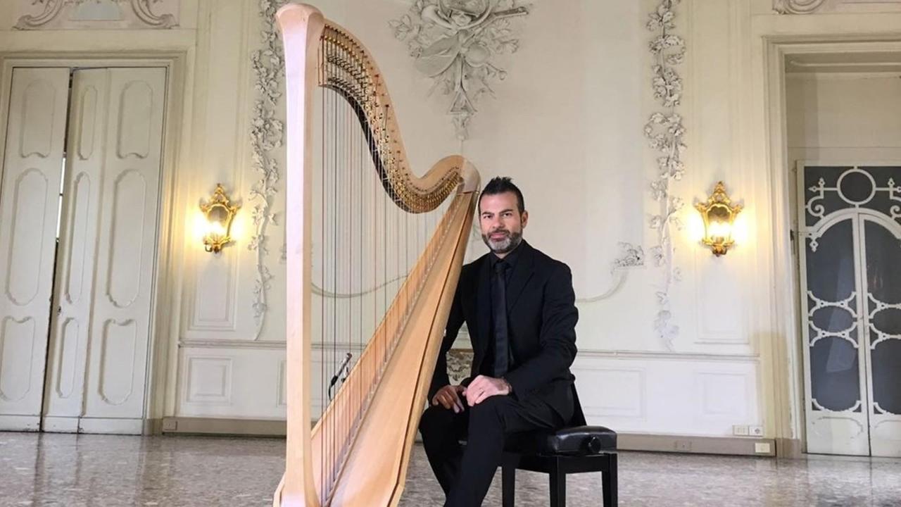 Stasera alla Scuola civica di musica l’arpista Davide Burani
