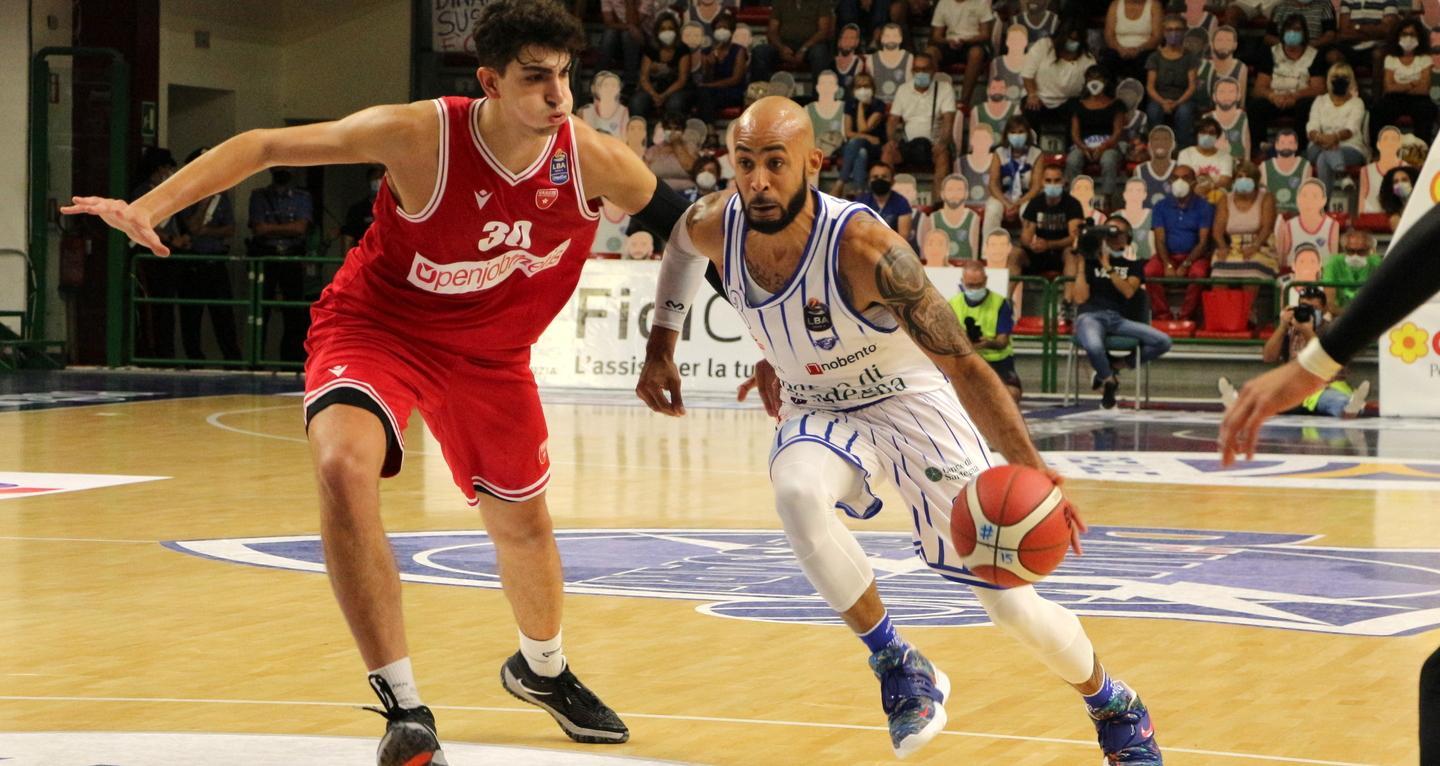 La Dinamo fa poker e si tuffa nei quarti 