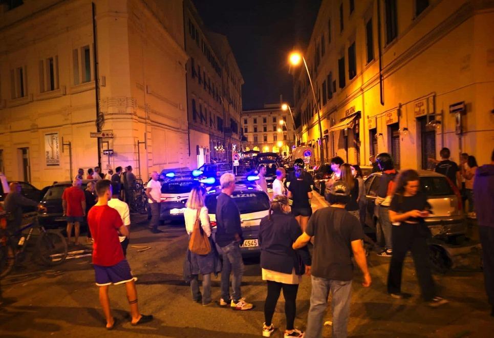 L'arrivo delle forze dell'ordine in via Buontalenti (foto Stefanini/Silvi)