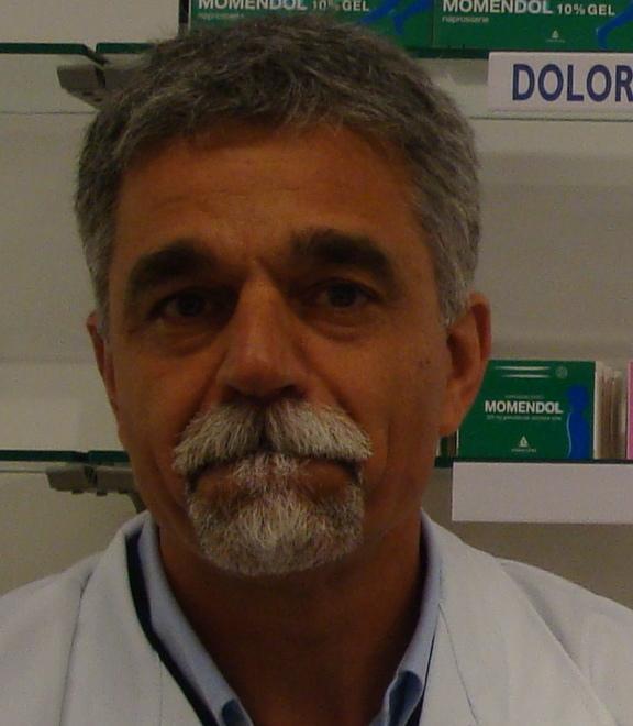 Taglio del nastro a Vaiano apre la parafarmacia 