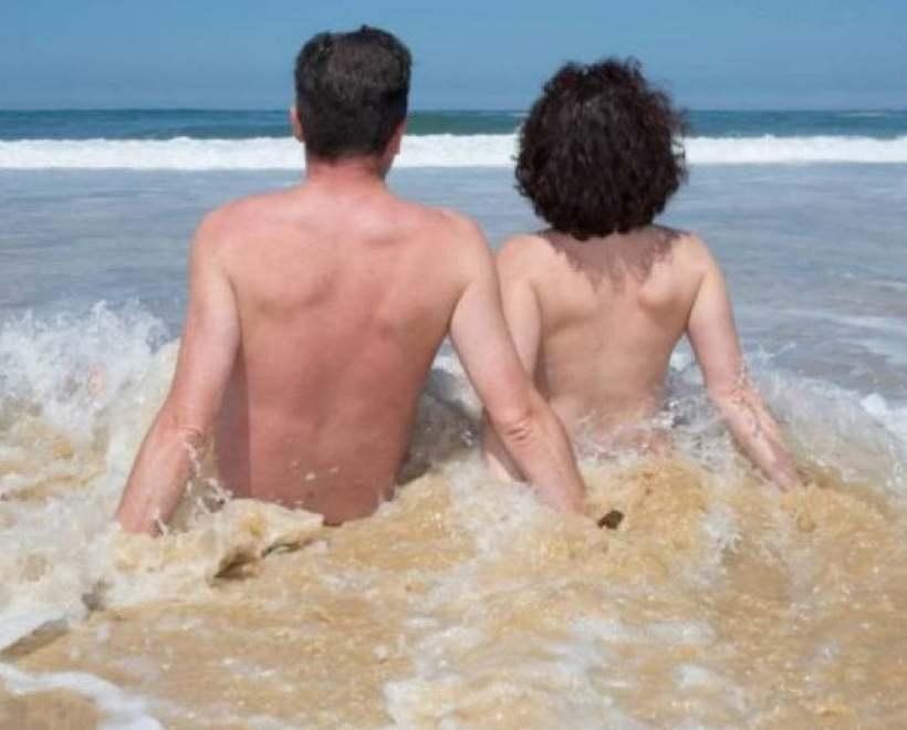 Attivisti alla Lecciona per chiedere un tratto solo per il naturismo 