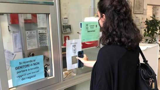 Le aule non ci sono per tutti scatta la settimana corta