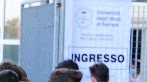 «Ore di attesa sotto il sole con il test solo alle 13»