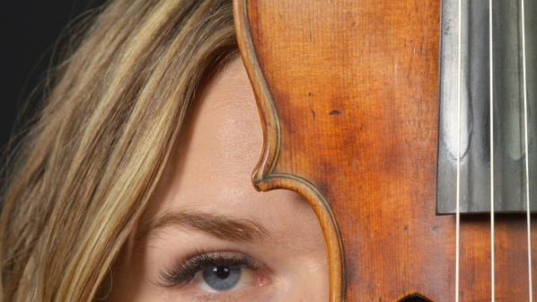 La violinista Marzadori sul palco con l’Euyo Ma anche scrittrice per amore della musica