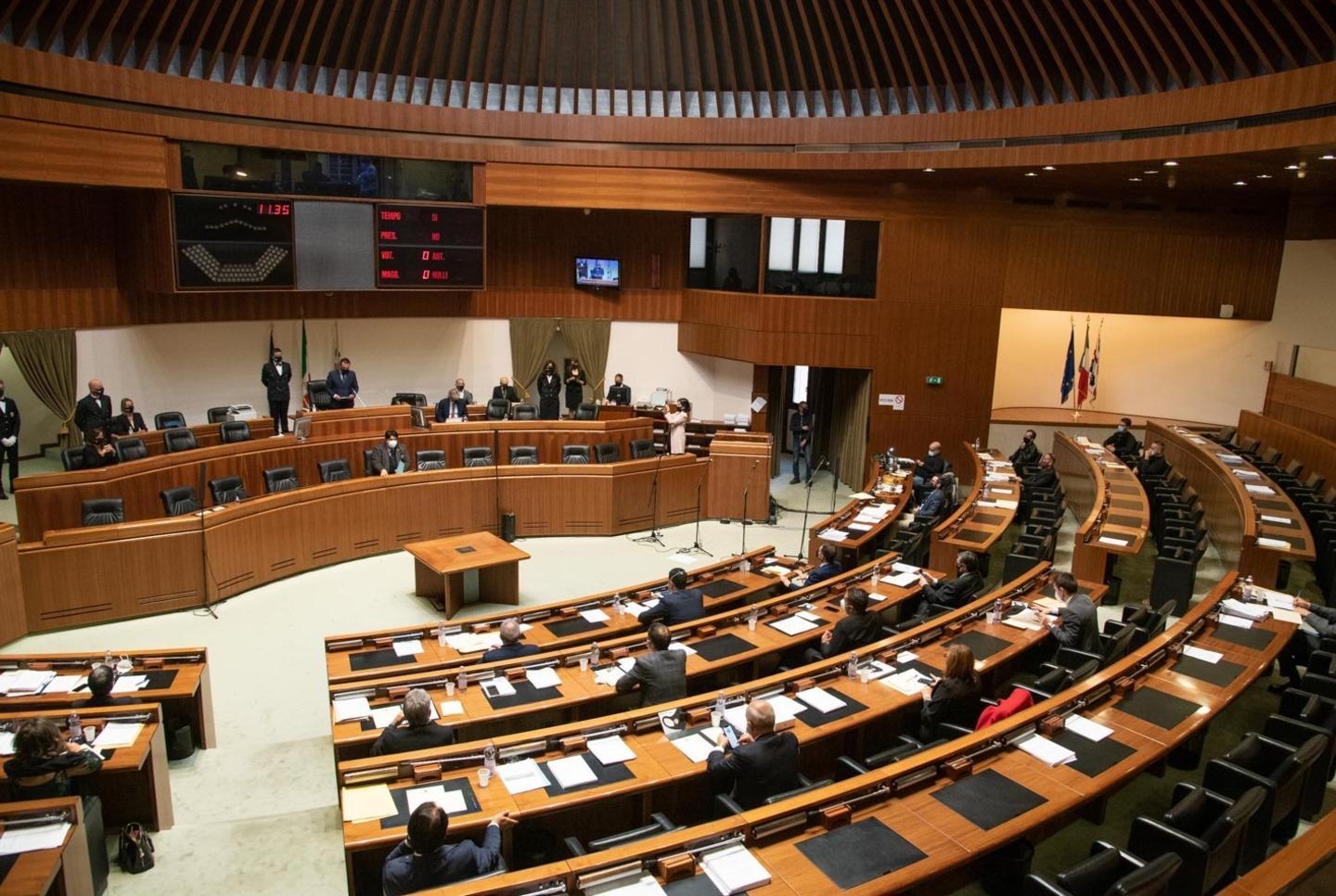 Tre ex consiglieri regionali pagheranno 270 mila euro