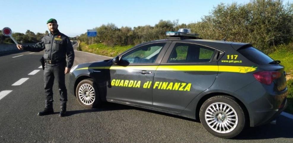 Droga, sequestrati 8 quintali di marijuana in Gallura: due arresti