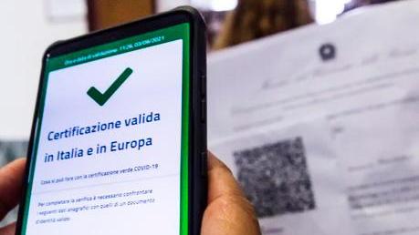 «Noi con Draghi: senza green pass lavoratori a casa senza stipendio»