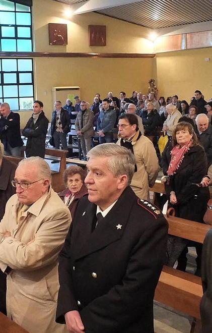 Tanta gente ai funerali di Emilio 