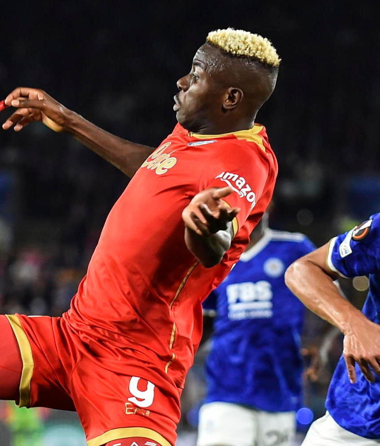 Osimhen rianima il Napoli con il Leicester