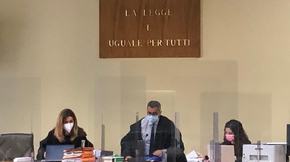 Modena. Adesca bambine di 11 anni «Gesti continui, condannatelo» 