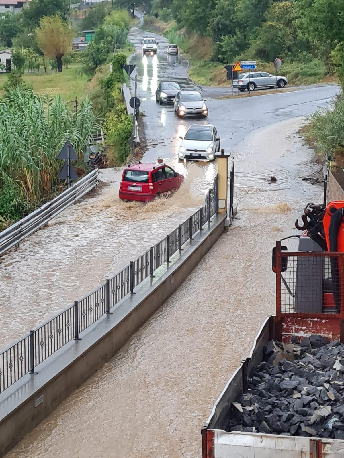 Strade della Lunigiana invase da fango e detriti 