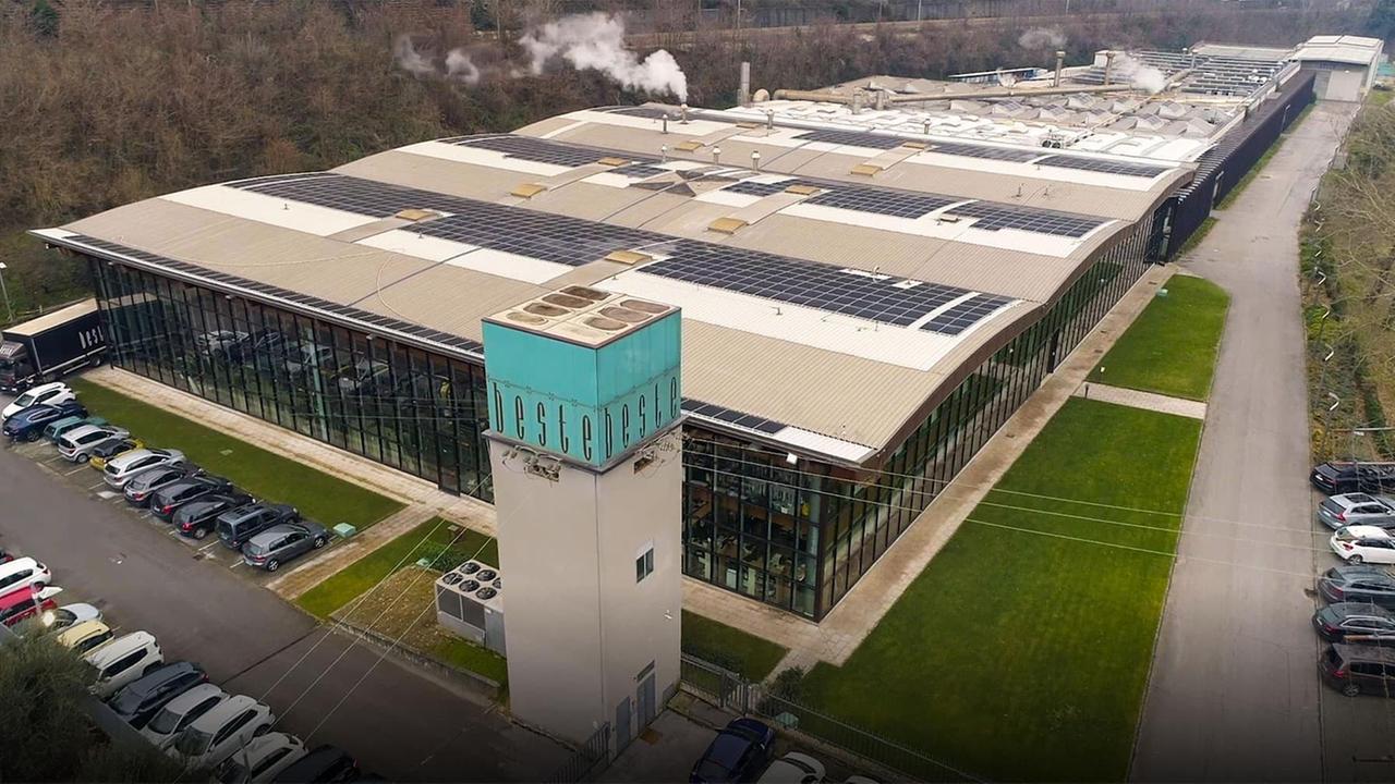 Una veduta dall’alto dello stabilimento Beste di Usella