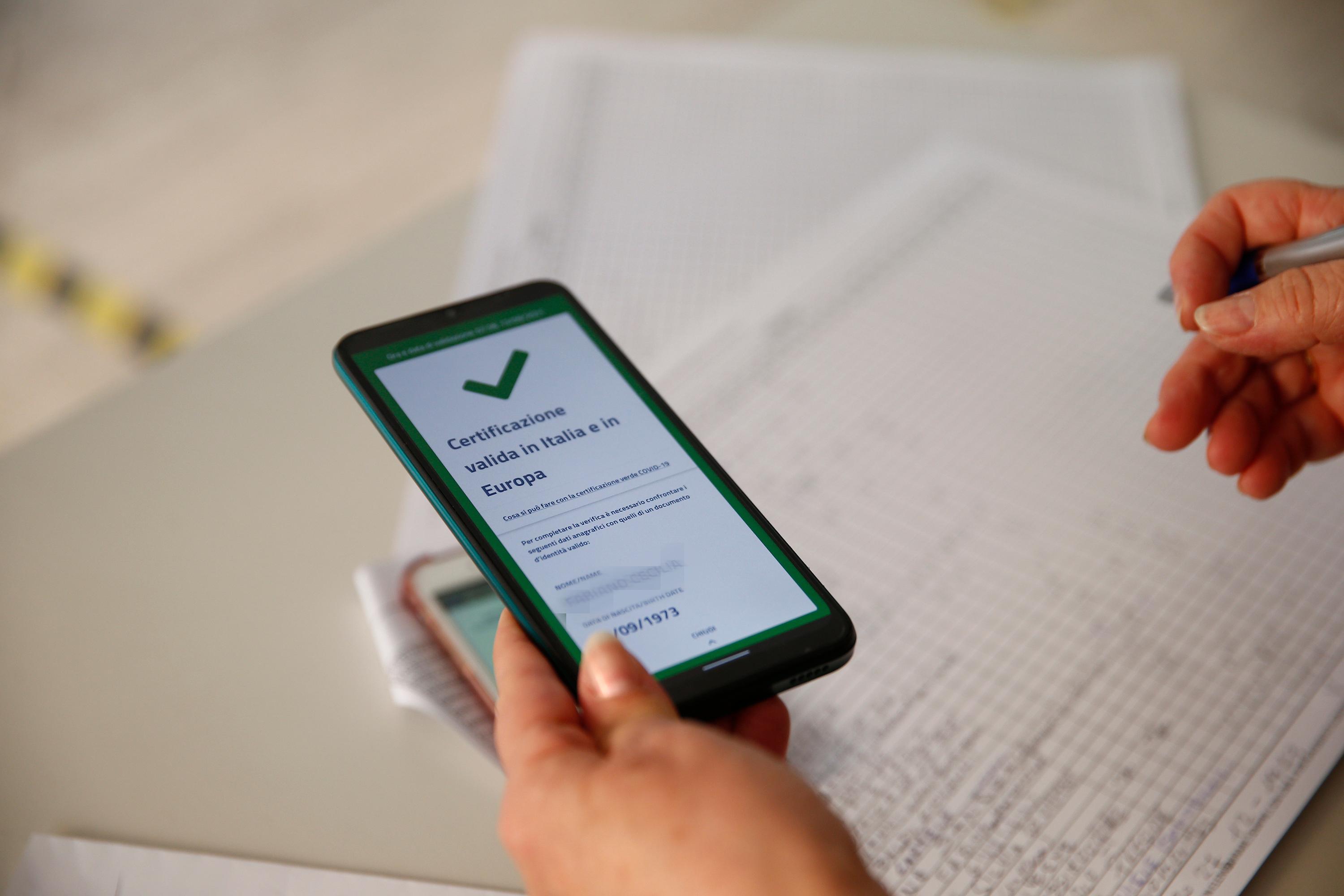 Green pass obbligatorio per i lavoratori: tempistiche, regole e sanzioni 