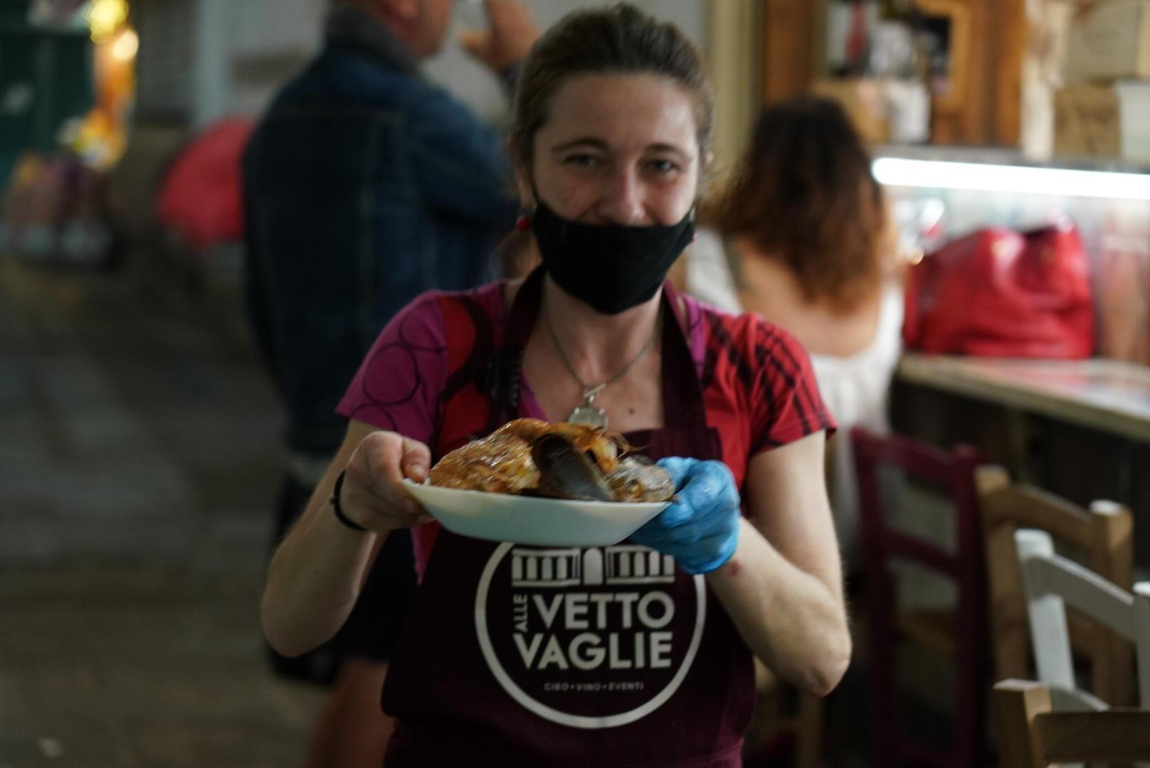 Il derby a tavola con Pisa, gli influencer e tanto gusto: è il Cacciucco Pride bellezza  