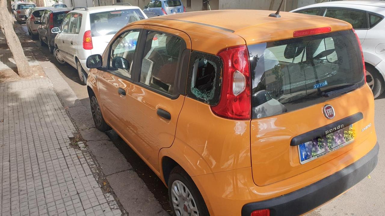 Sassari, danneggiate dodici auto: caccia al vandalo seriale 