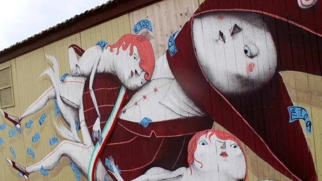 Murales contro le aste dei bagni