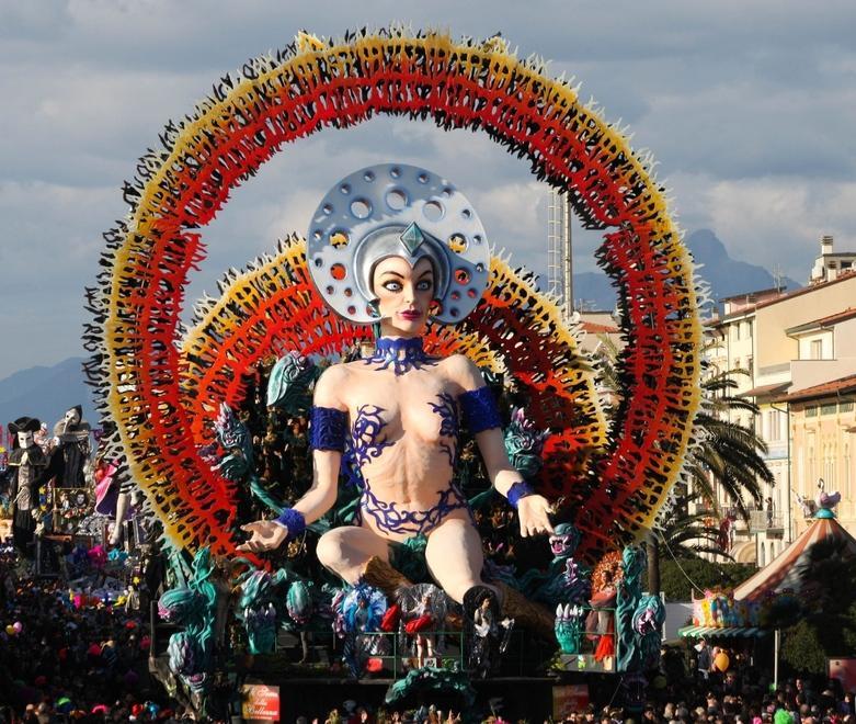A Viareggio da oggi è Carnevale