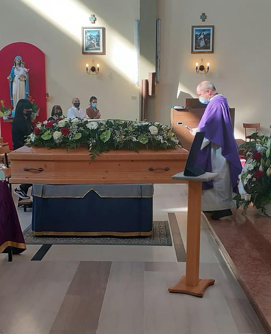«Sarai sempre nei nostri cuori» Il commovente addio a Marco 