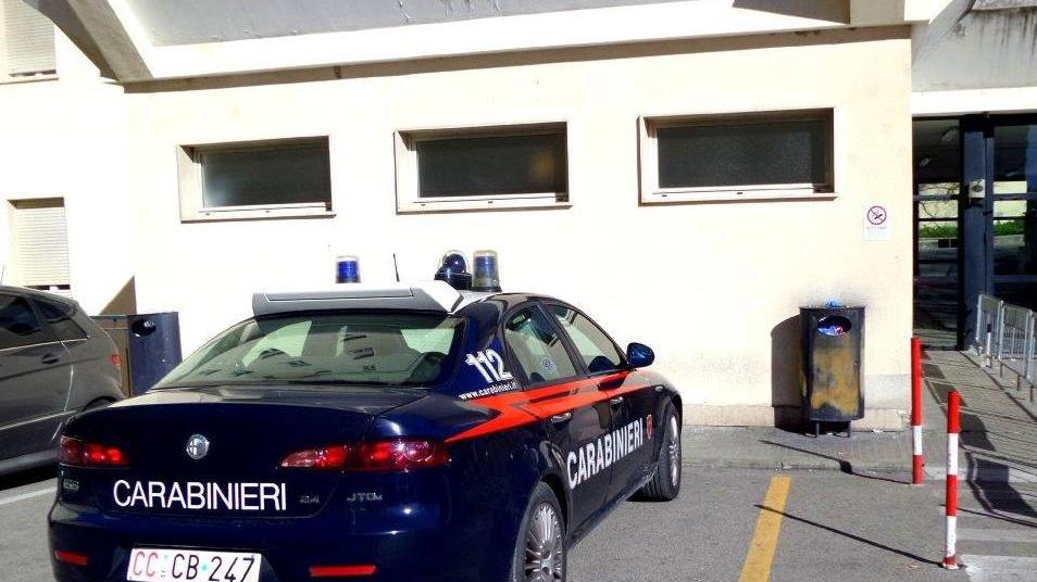 Sassari, ferita con un coltello vagava per strada: soccorsa dai carabinieri 