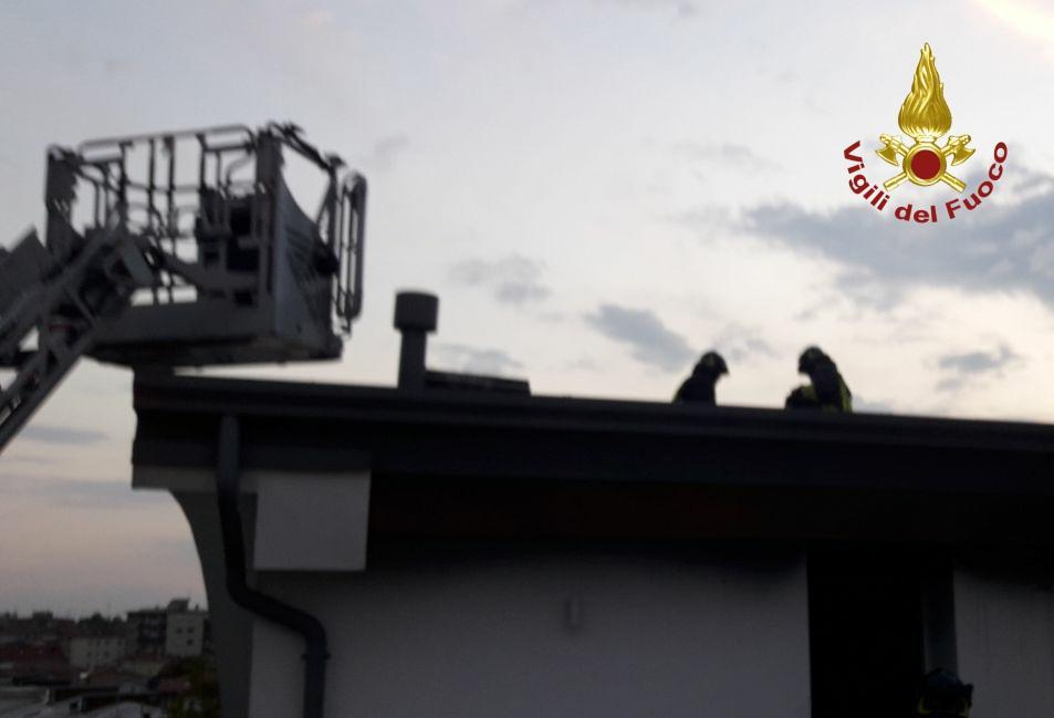 Carpi. Principio d’incendio in mansarda, una coppia portata all’ospedale 