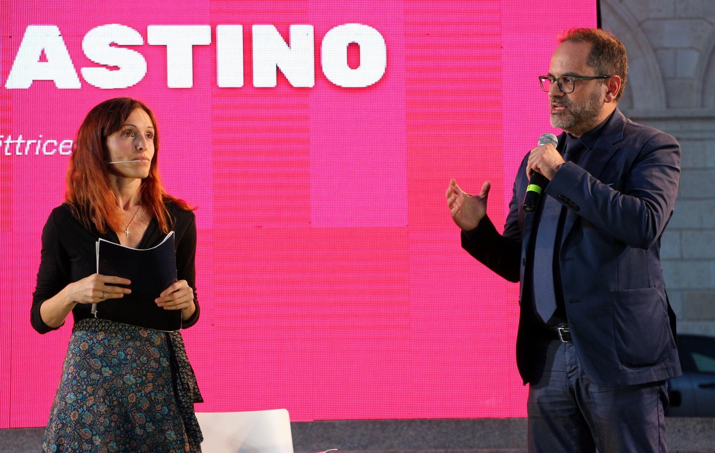 I 130 anni della Nuova, dall’omaggio alla Deledda alle vignette di Gef: il secondo giorno di festa