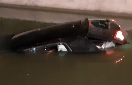 Scontro tra due auto, ferite una mamma e le sue due bambine 