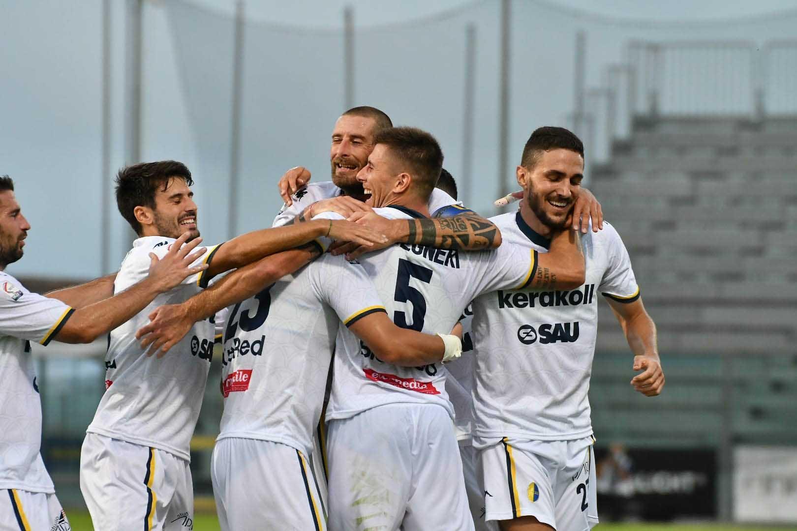 Si scatena il Modena, poker alla Fermana
