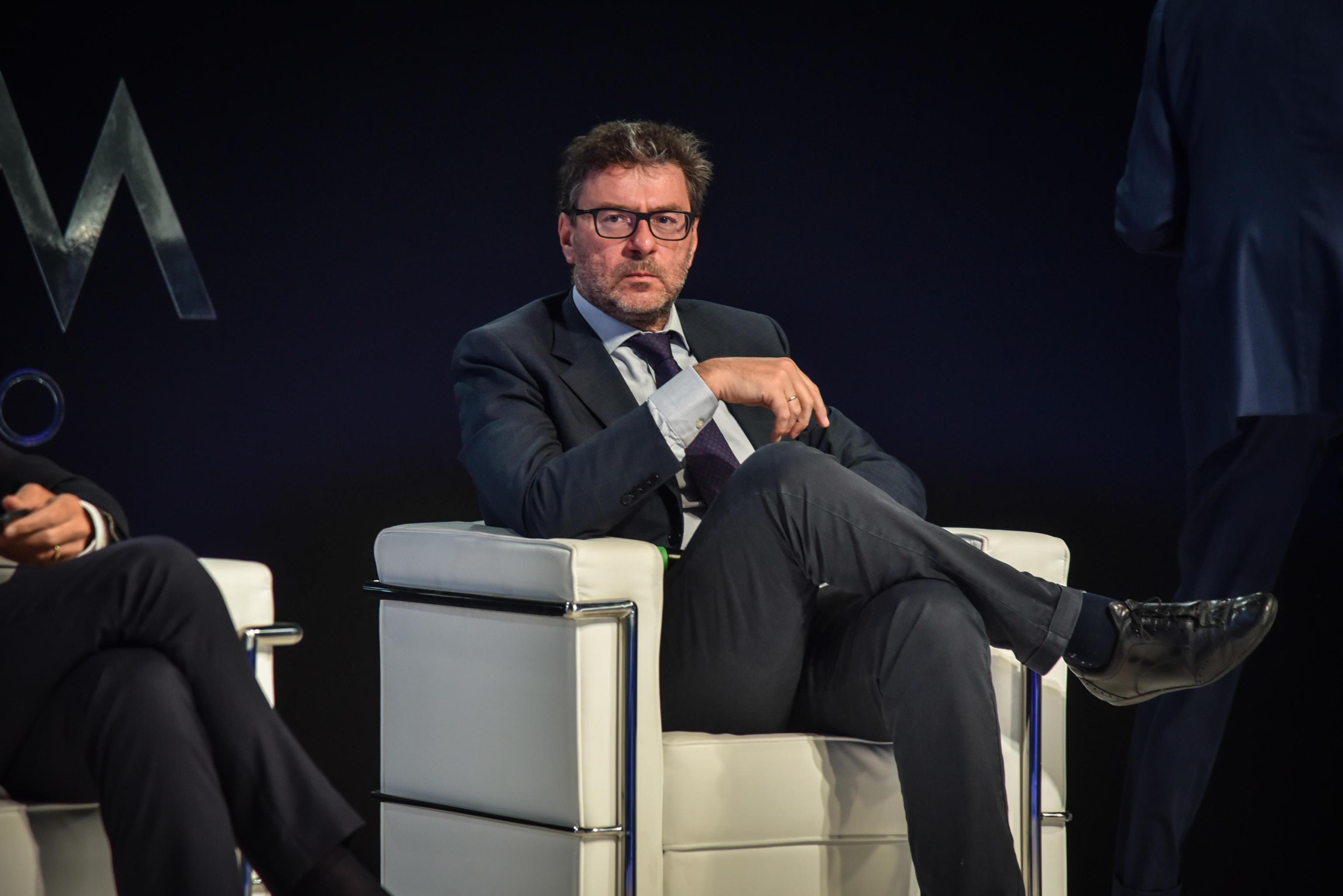 Sulla Nuova in edicola il 20 settembre, le reazioni alle dichiarazioni di Solinas e Giorgetti 