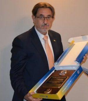 Lotta alla pandemia premio al medico Leandro Barontini