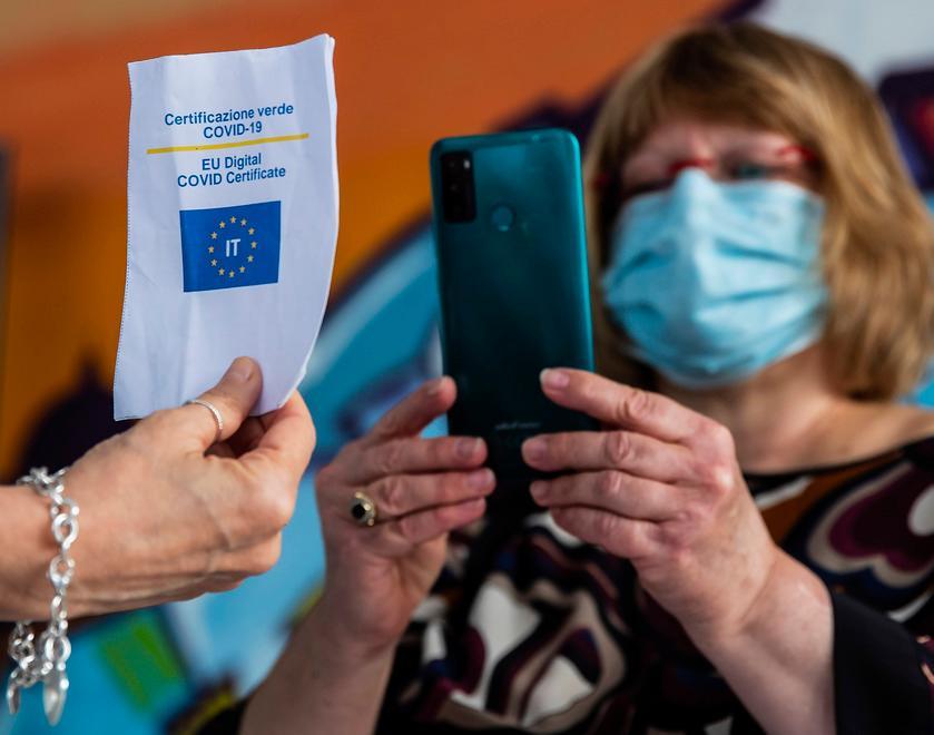No-vax ancora nelle piazze