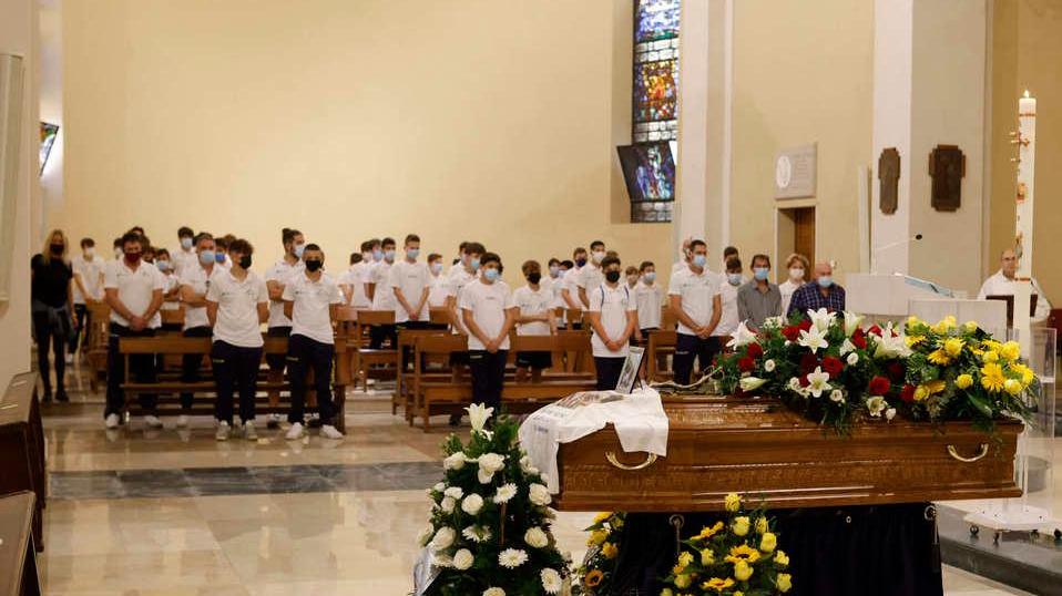 I ragazzi del calcio e gli amici di “Sambe” per Fabrizio Foscardi