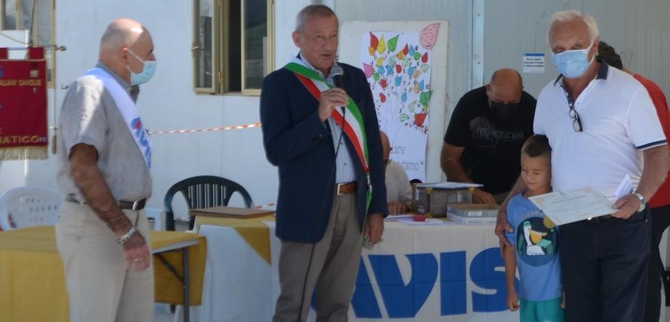 Avis poggese attiva Meritato premio al super donatore 